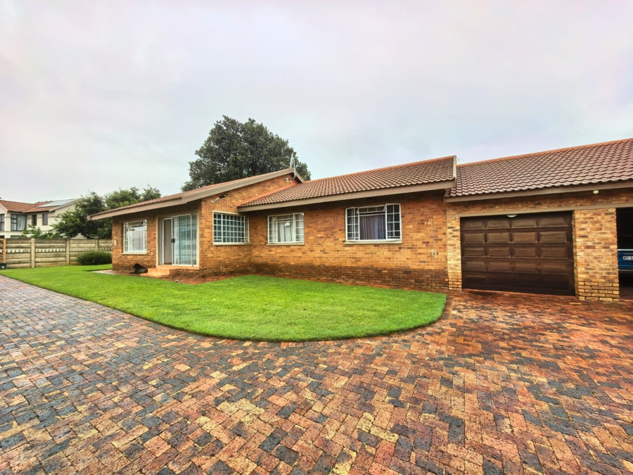 3 Bedroom Property for Sale in Vaalpark Free State